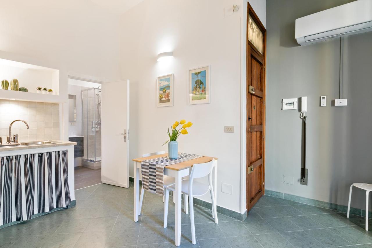 Stylish Flat Maqueda Apartment ปาแลร์โม ภายนอก รูปภาพ
